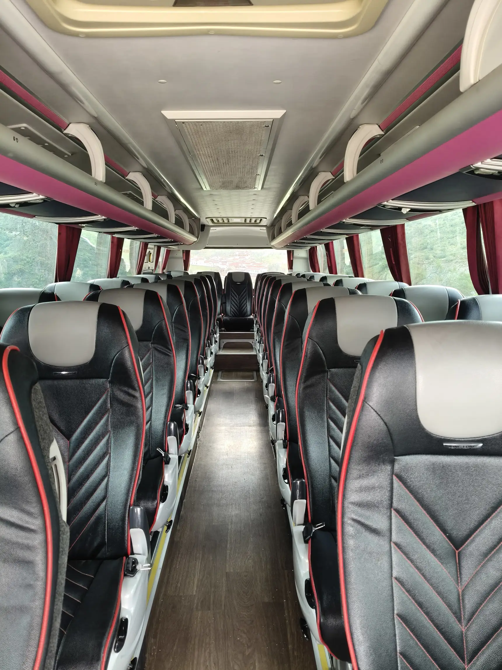 Interior real de un autocar Rondabus
